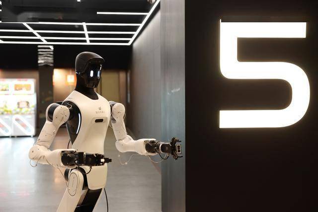 上海首家AI机器人“入职”的电影院来了你会去体验吗？(图7)