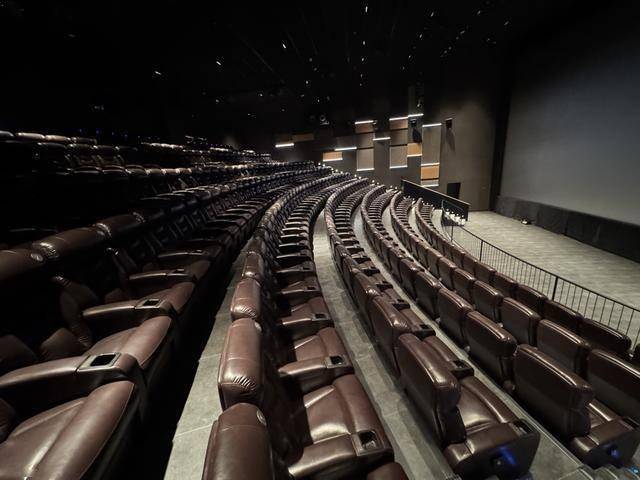 上海首家AI机器人“入职”的电影院来了你会去体验吗？(图9)